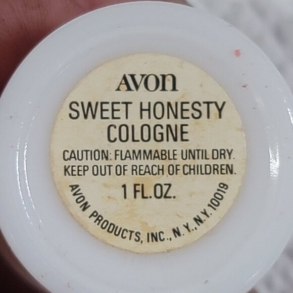 70. Avon Vtg Thimble Perfume Bottle Glass Pink - Picture 3 of 4